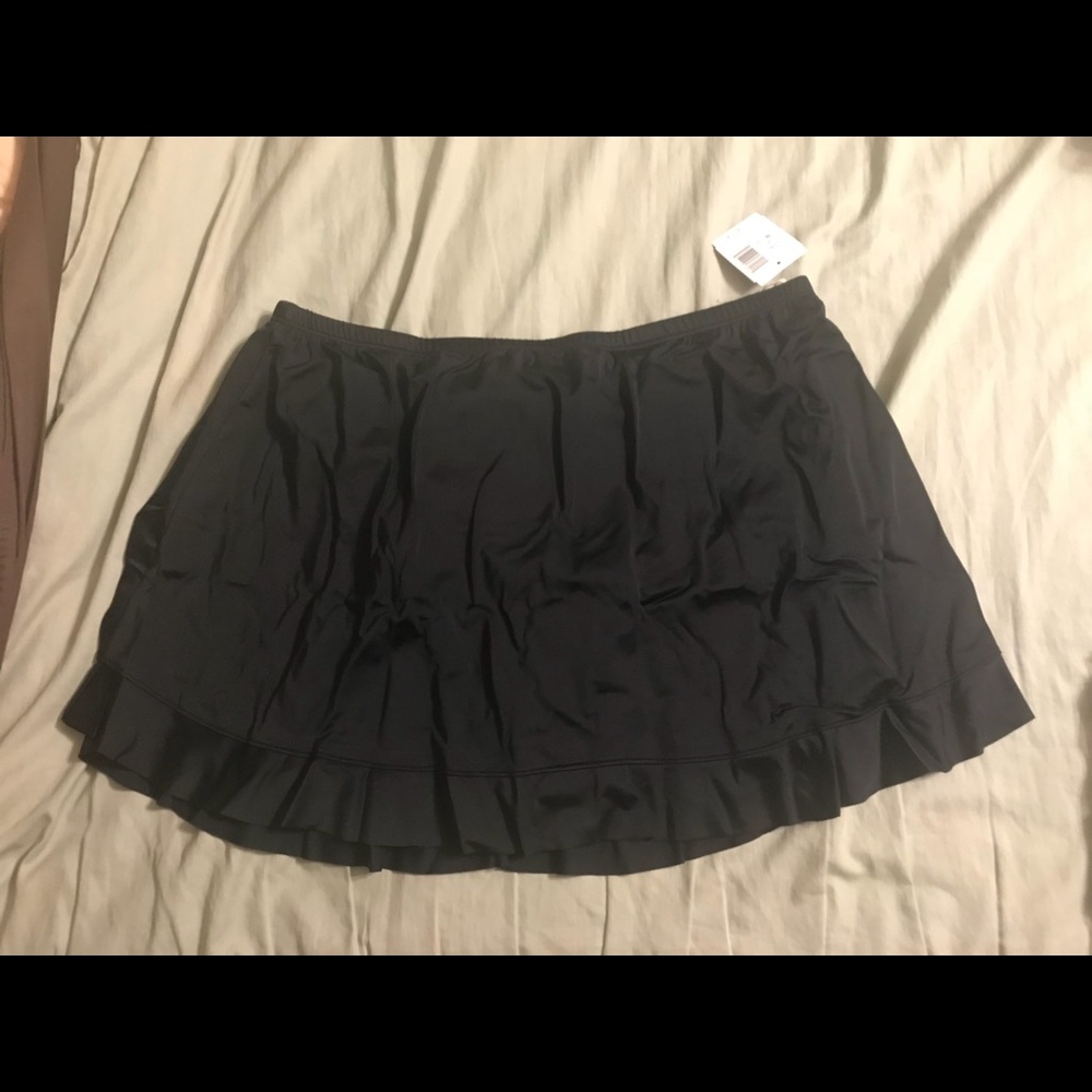 NWT Black Tankini Black Bottoms w Ruffle 18W